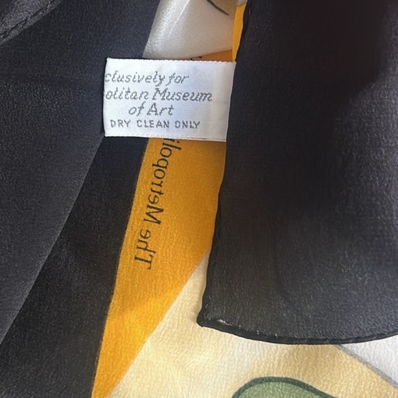 Vintage MMA Metropolitan 100% Silk Women’s, Floral Lilies, Excellent Condition - Picture 4 of 5